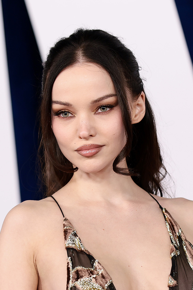 BROWN LIPSTICK FEATURE