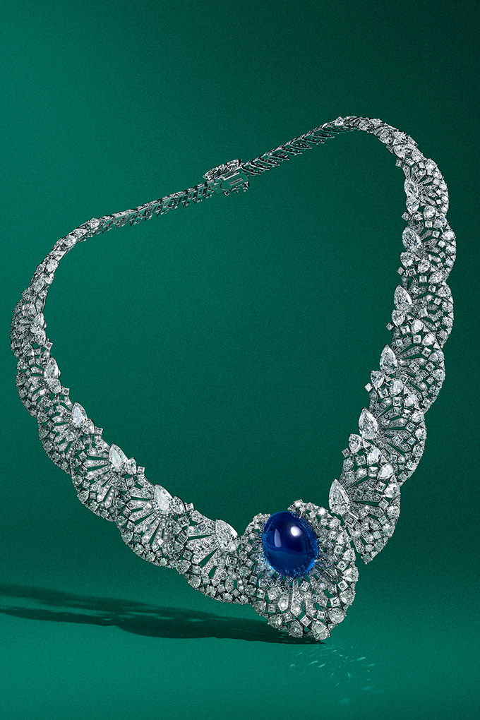 cartier pavocelle necklace elle fanning