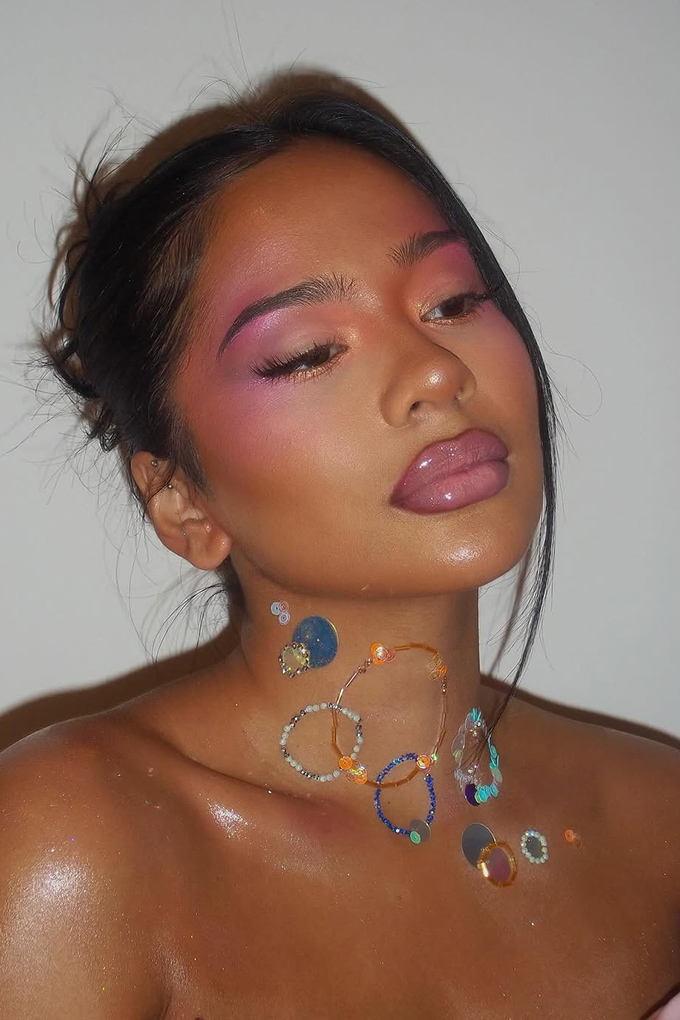 Occasion makeup for the body