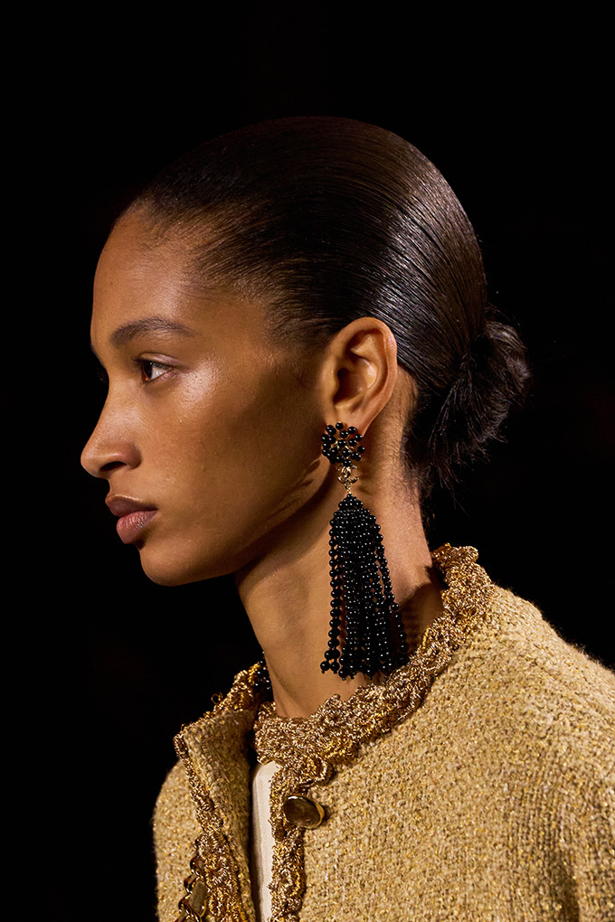 black jewellery trend