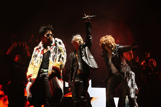 BigBang is walking the flower road again—starting with their