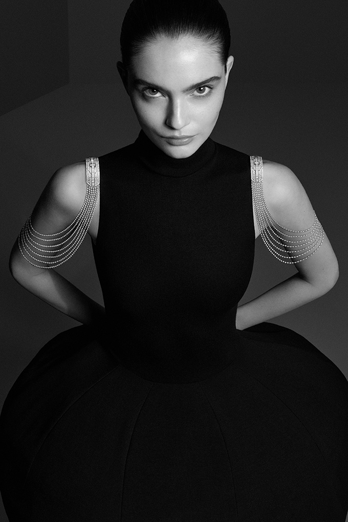 boucheron shoulder silhouette