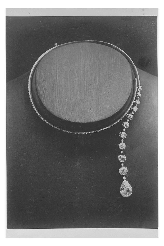 question mark necklace boucheron