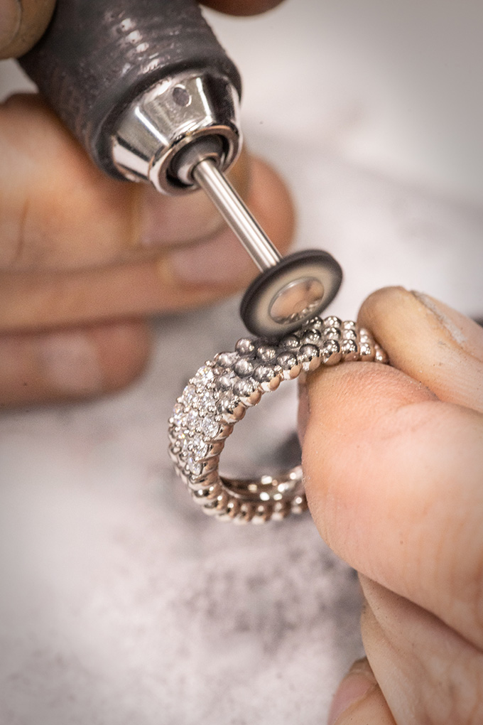 van cleef arpels perlee craftsmanship