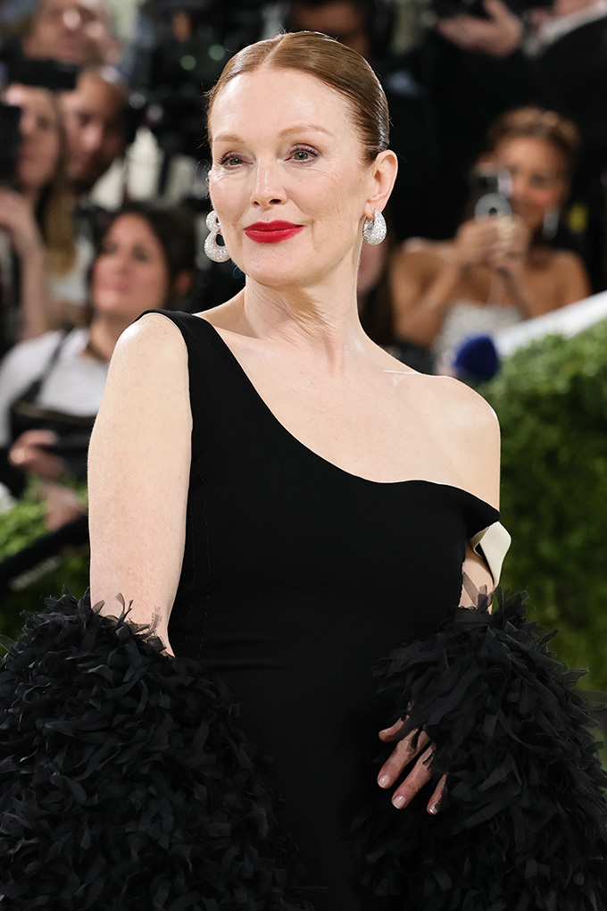 julianne moore met gala 2026