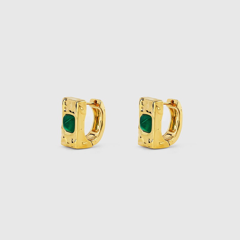 patcharavipa earrings emeralds