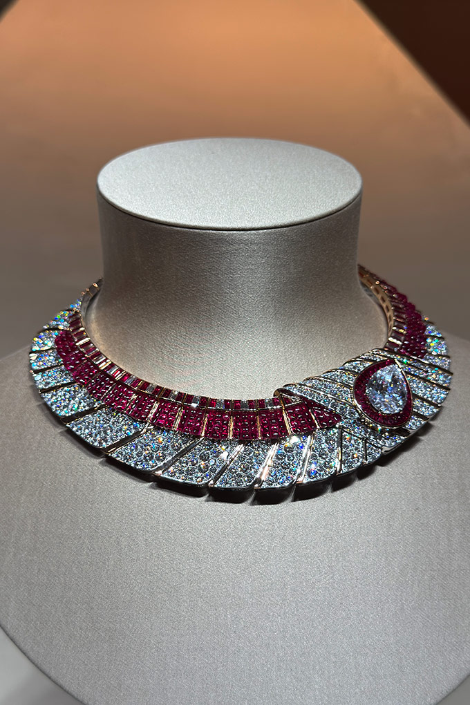 van cleef arpels ruby necklace fascinating egypt deesse ailee mysterieuse