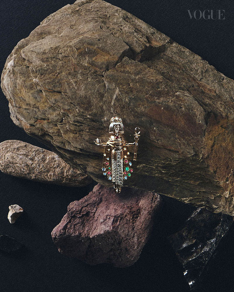 van cleef arpels muse triomphale clip high jewellery fascinating egypt